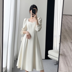 Gogo custom white dress women's 2022 early autumn new long sleeves high-end sense of waist thin square neck small white skirt