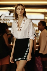 Master Wedding Dress 2024 short-sleeved Korean version of Niang Slim Lacey is a simple and neat V-neck covered arm wedding yarn.