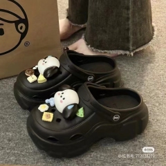 Hole-holed shoes women wear in summer 2024 new Mary Jane fashion thick-soled Baotou sandals beach sandals Joker online celebrity