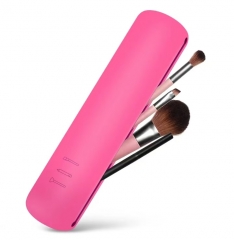 A carefully selected set of makeup brushes that combine functionality and aesthetics, covering a variety of styles and uses. From base makeup to eye details, each brush is made of