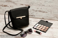 High-grade exotic niche black bag ladies new Joker Message bag fashion handbag