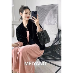 SgsWomen's black retro round-neck intarsia knit pullover sweater new arrivals for autumn and winter 2024