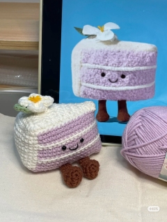 Crochet taro paste cake