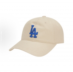 MLB Logo embroidery, a trendy sports sunshade cap for summer. Made of cotton, it's a unisex baseball cap suitable for both men and women, a perfect couple's item. Available in mult