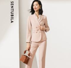 Fashionable and beautiful women's clothing