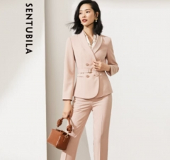 Fashionable and beautiful women's clothing