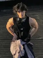 Handsome guys accompany you for outdoor climbing