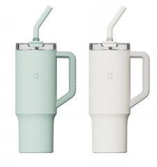 Food-grade insulated water bottle