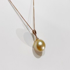 pearl pendant
