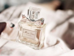 Perfume helps you stay fresh and pleasant-smelling all day, covering unwanted body odors and maintaining good personal hygiene