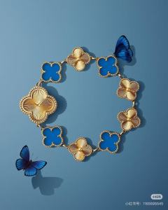 Van Cleef & Arpels Alhambra